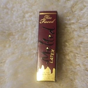 Too Faced Melted BITE ME